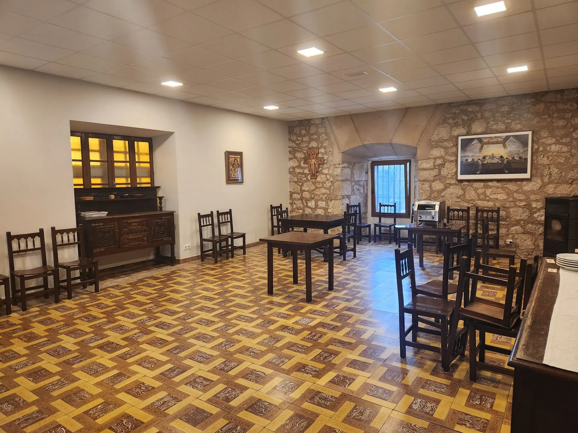 Comedor hospedería de Cardeña